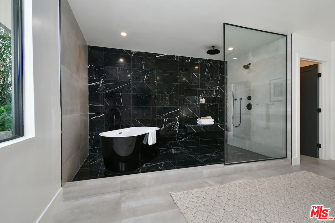 3221 Elvido Dr