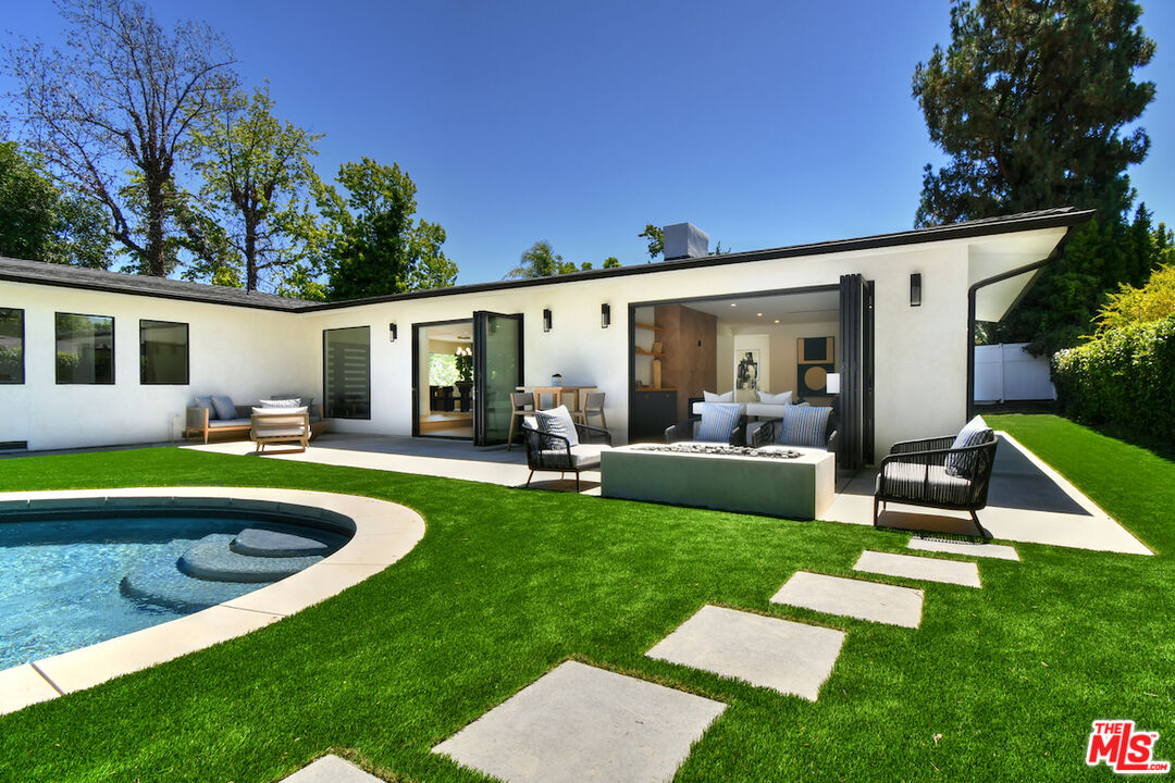 3221 Elvido Dr