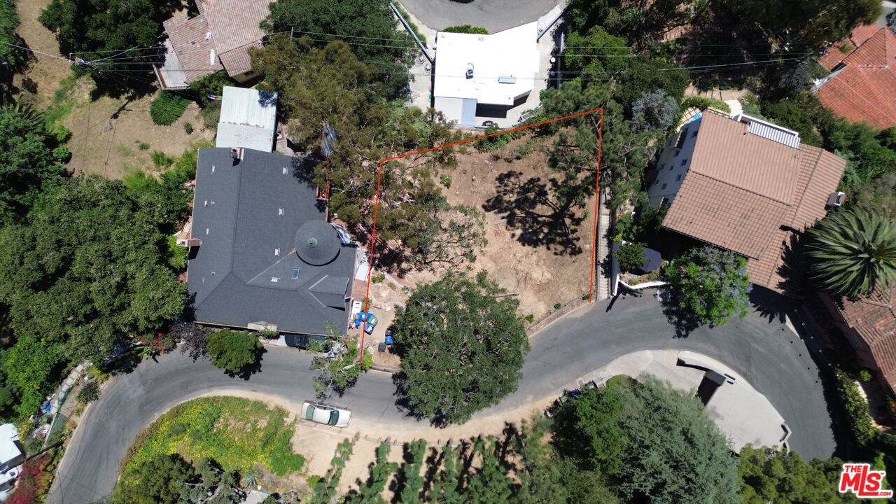 2878 N Belden Dr
