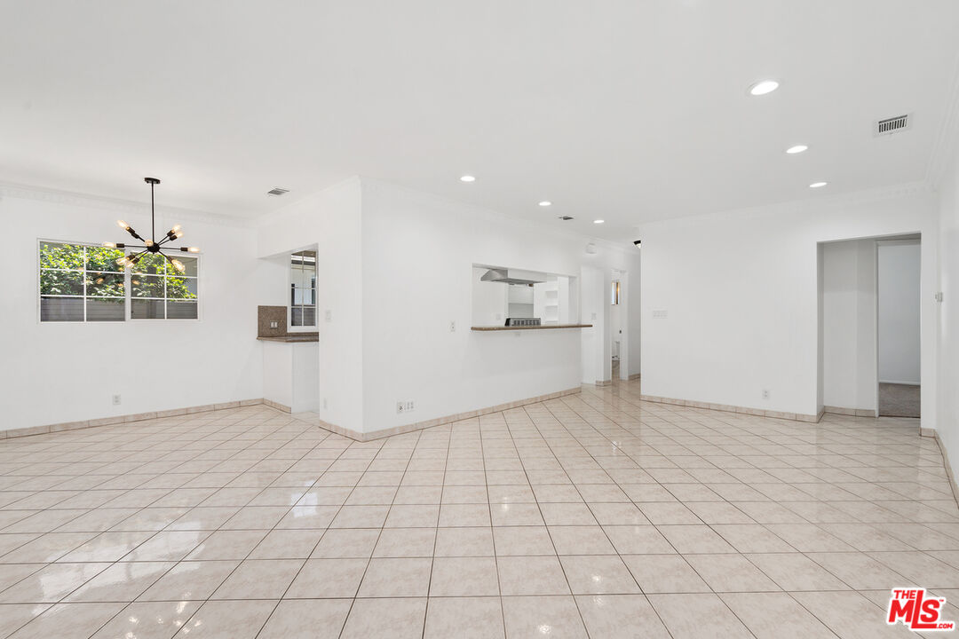 5630 Radford Ave