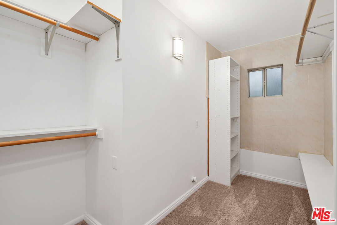 5630 Radford Ave