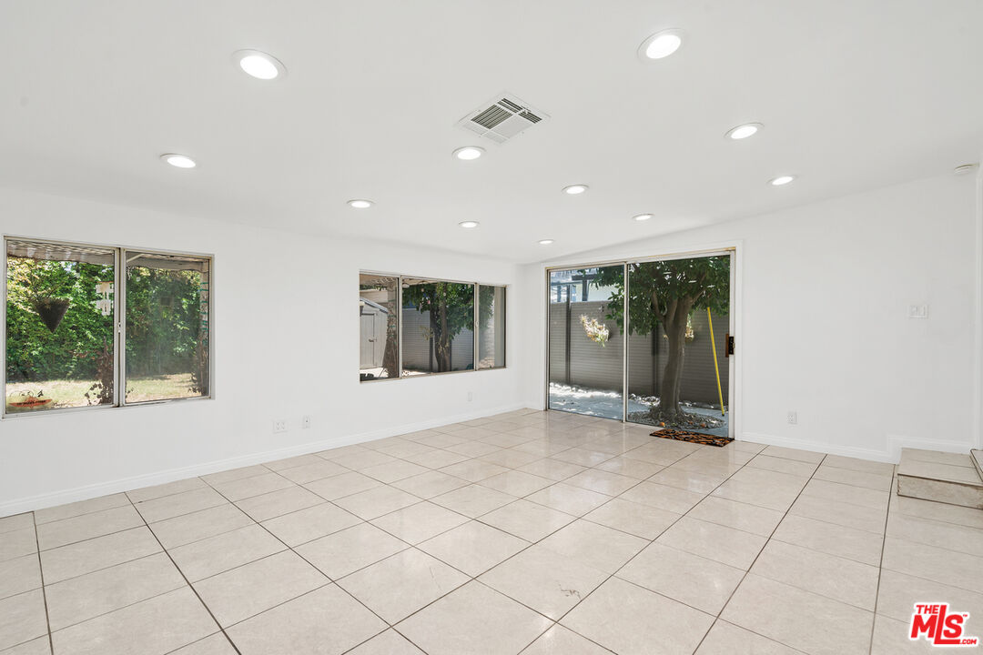 5630 Radford Ave