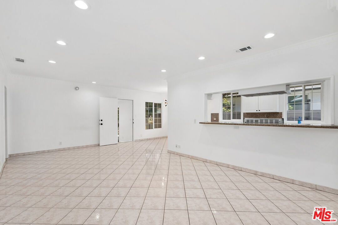 5630 Radford Ave