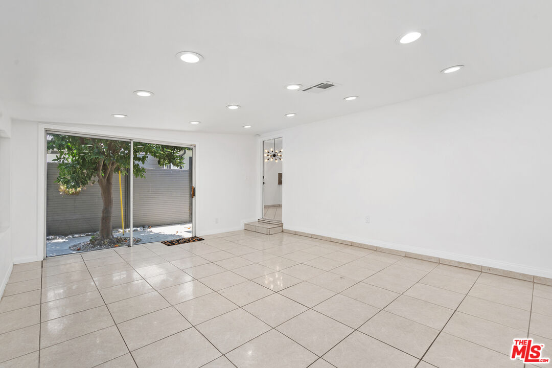 5630 Radford Ave
