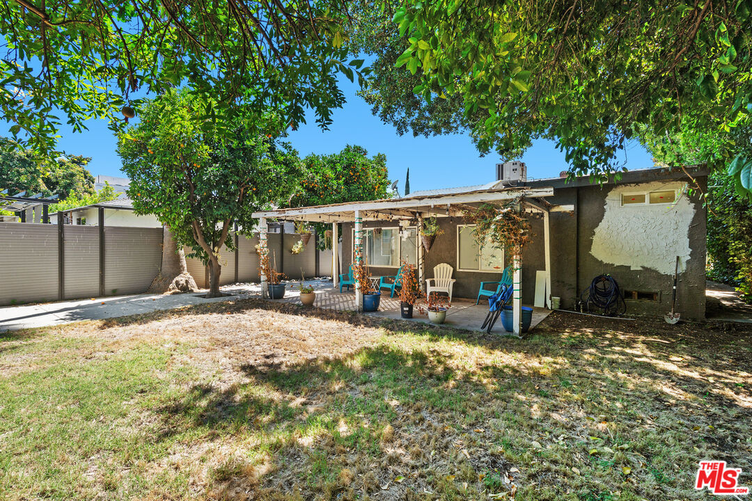 5630 Radford Ave