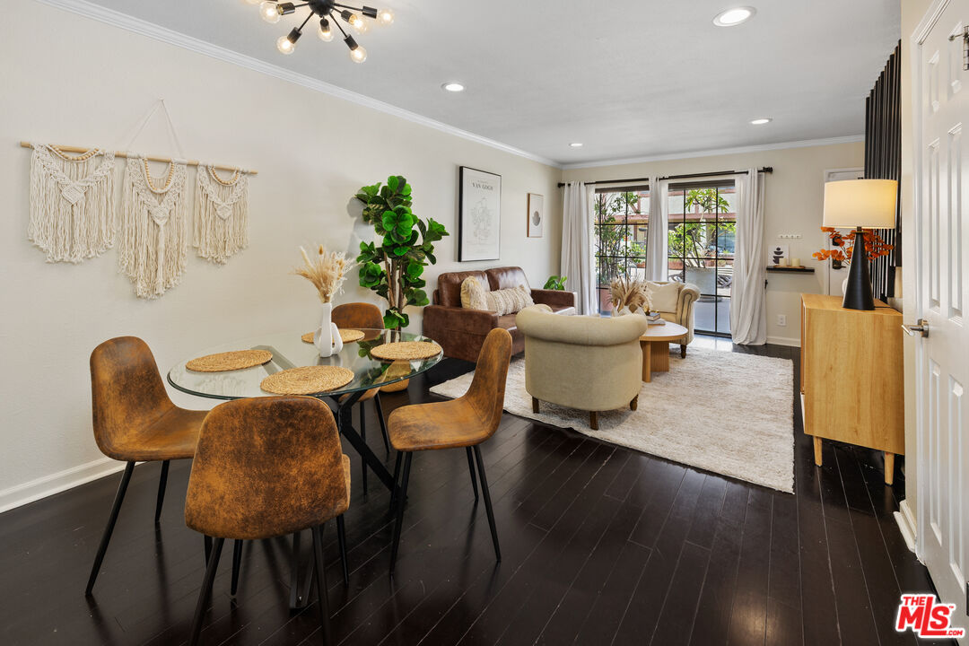 11127 La Maida St Unit: 9
