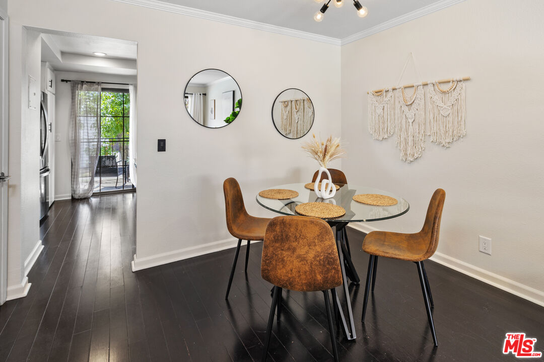 11127 La Maida St Unit: 9