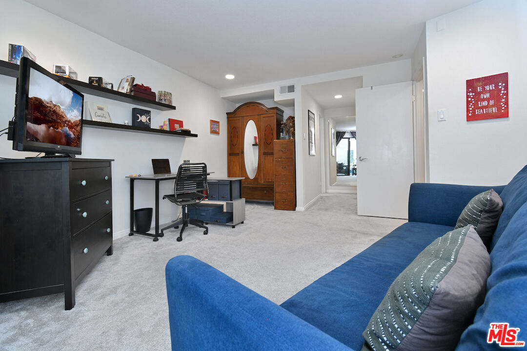 11687 Bellagio Rd Unit: 3