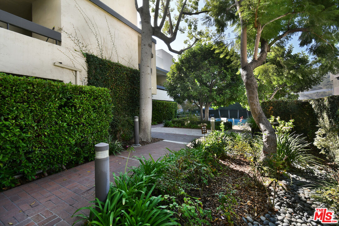 11687 Bellagio Rd Unit: 3