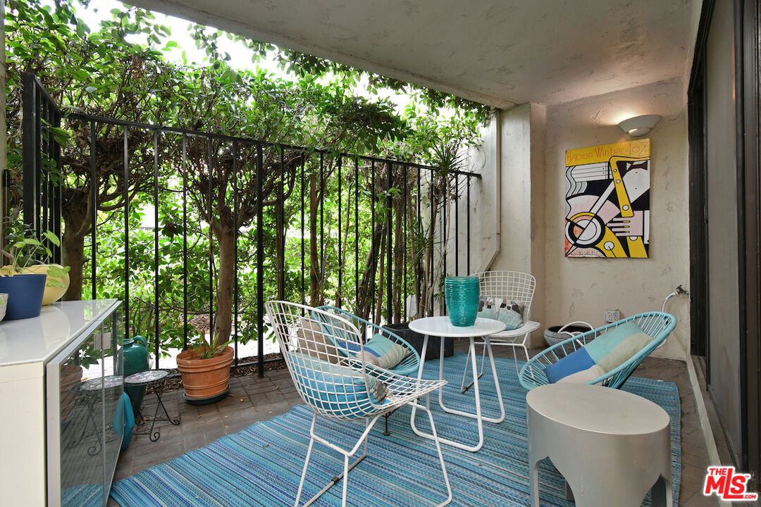 11687 Bellagio Rd Unit: 3