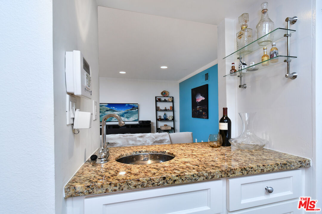 11687 Bellagio Rd Unit: 3