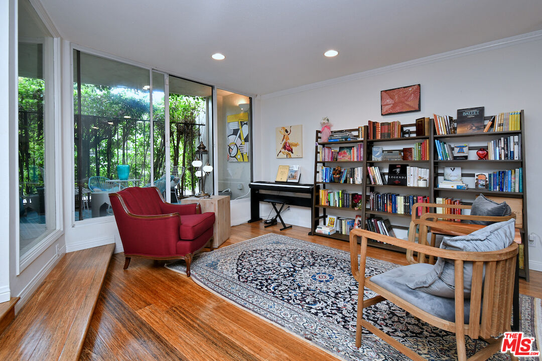 11687 Bellagio Rd Unit: 3