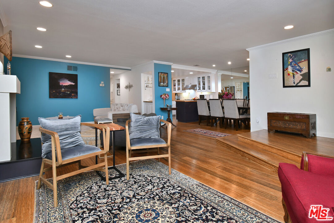 11687 Bellagio Rd Unit: 3