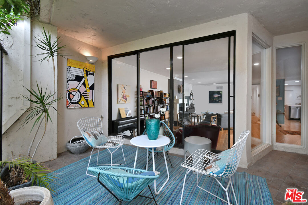 11687 Bellagio Rd Unit: 3