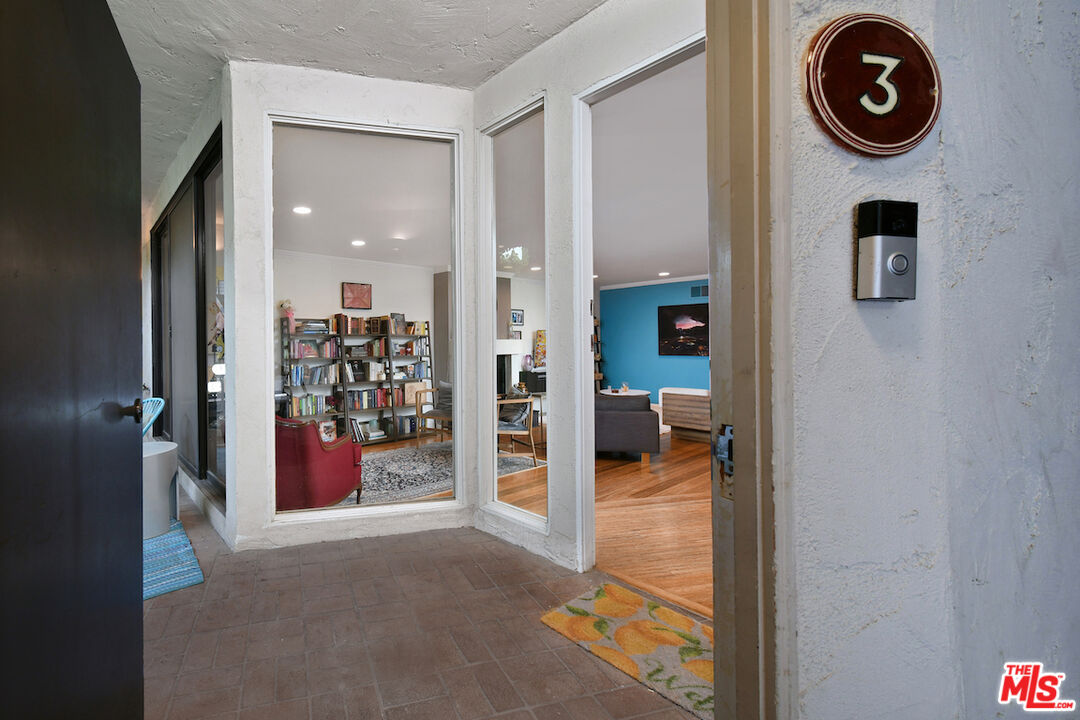 11687 Bellagio Rd Unit: 3