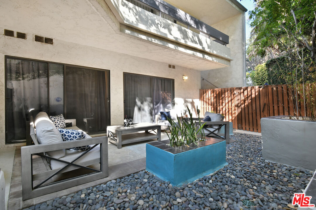 11687 Bellagio Rd Unit: 3