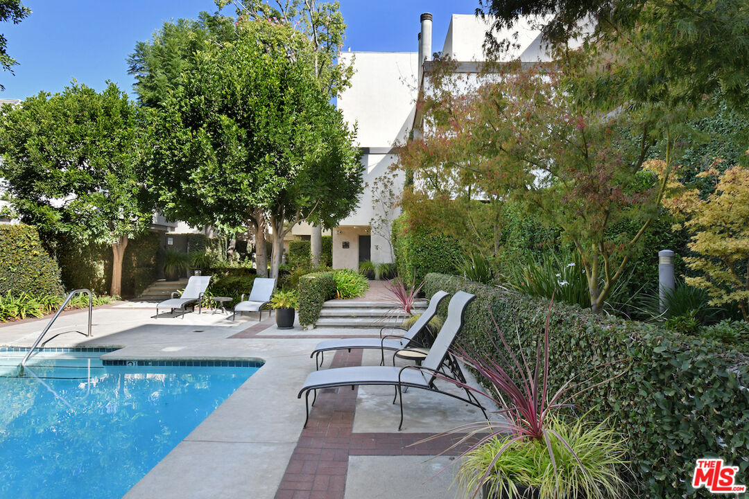 11687 Bellagio Rd Unit: 3