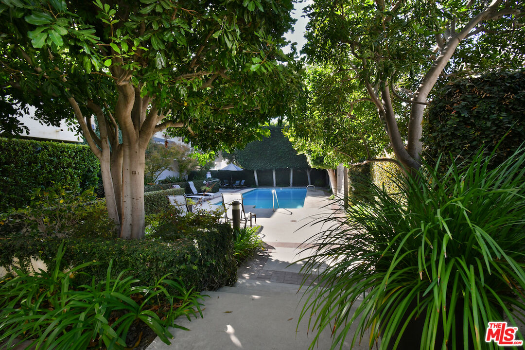 11687 Bellagio Rd Unit: 3