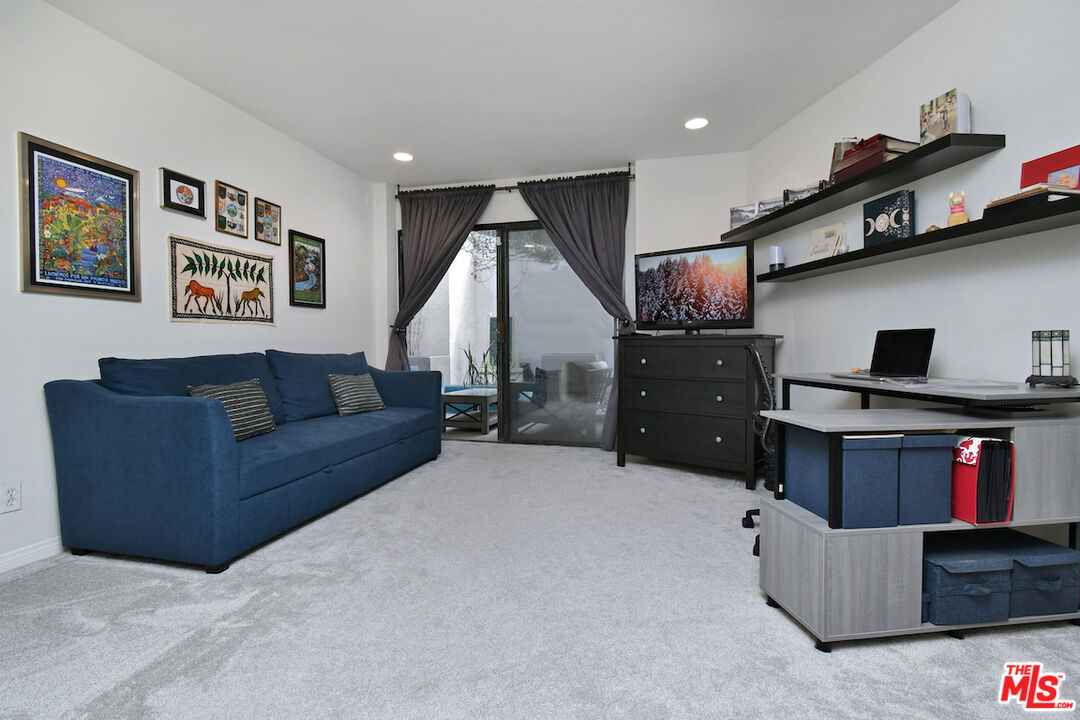 11687 Bellagio Rd Unit: 3