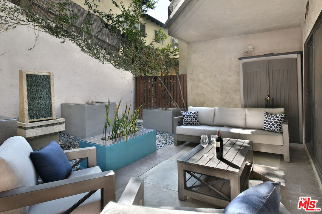 11687 Bellagio Rd Unit: 3