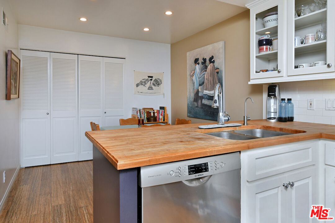 11687 Bellagio Rd Unit: 3