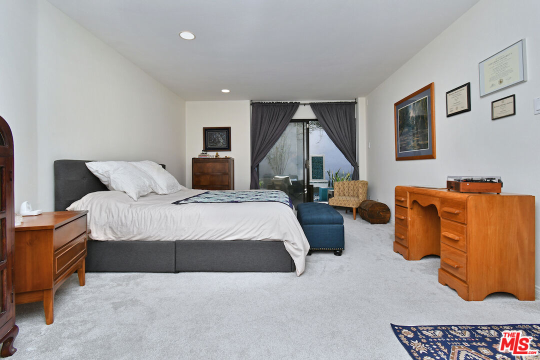 11687 Bellagio Rd Unit: 3