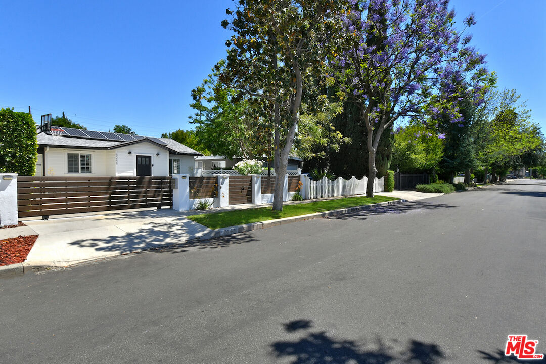 5248 Lennox Ave