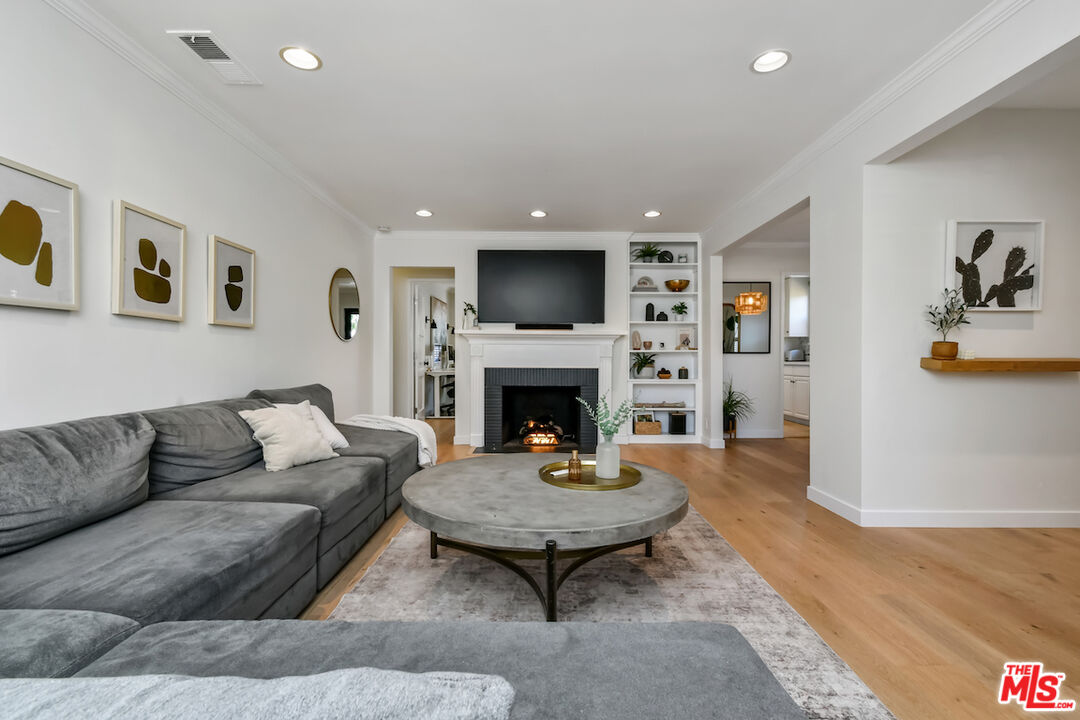 14418 Collins St