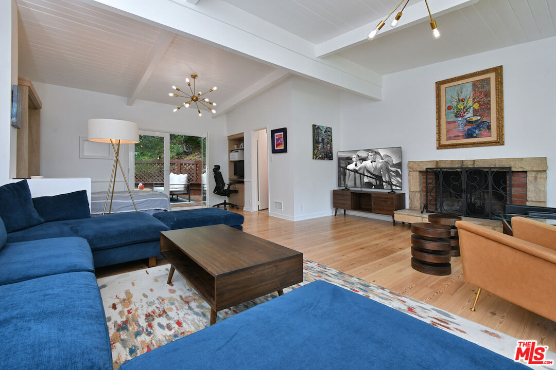 15170 Encanto Dr