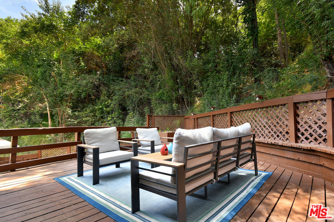 15170 Encanto Dr