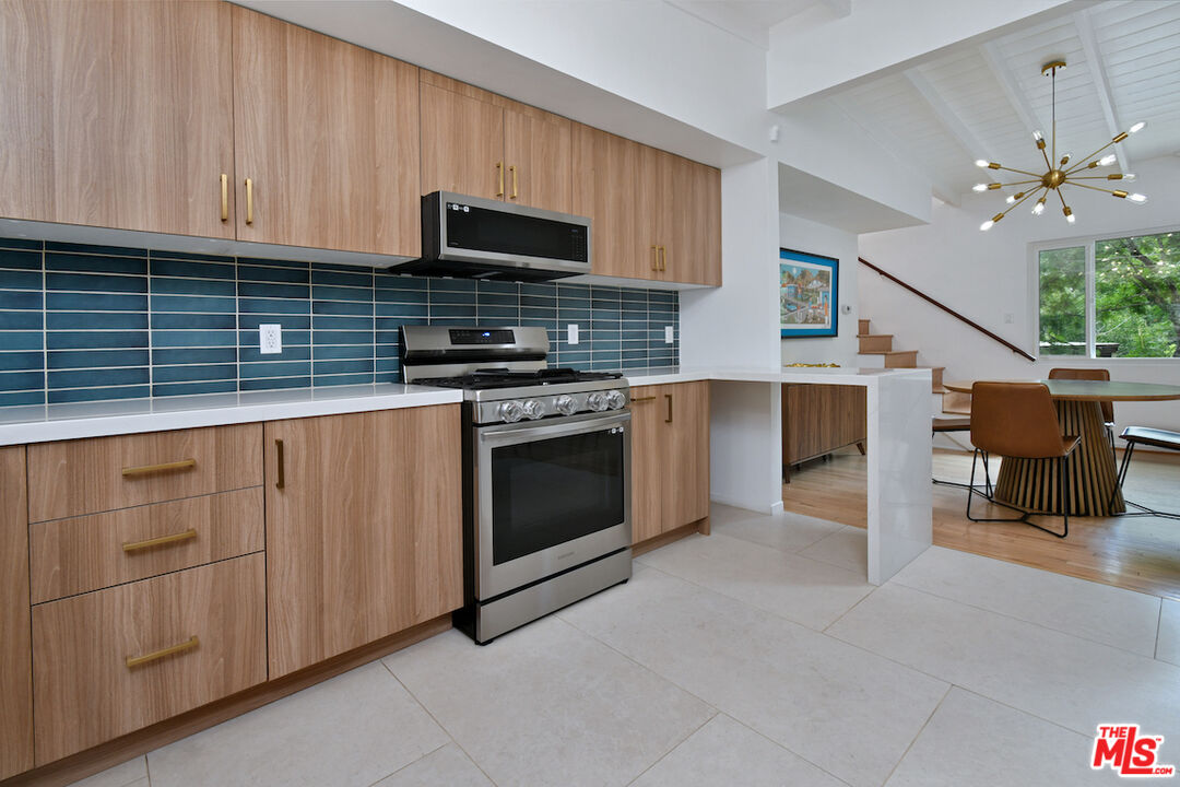 15170 Encanto Dr
