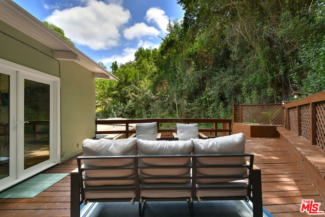 15170 Encanto Dr