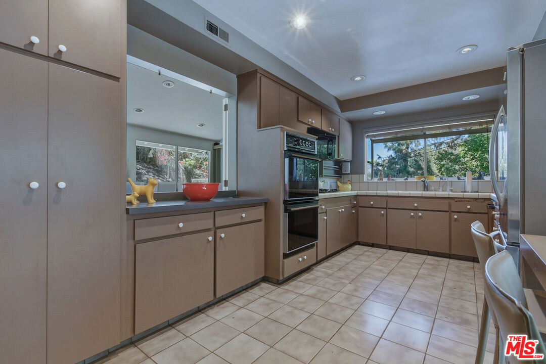 3553 Summerfield Dr
