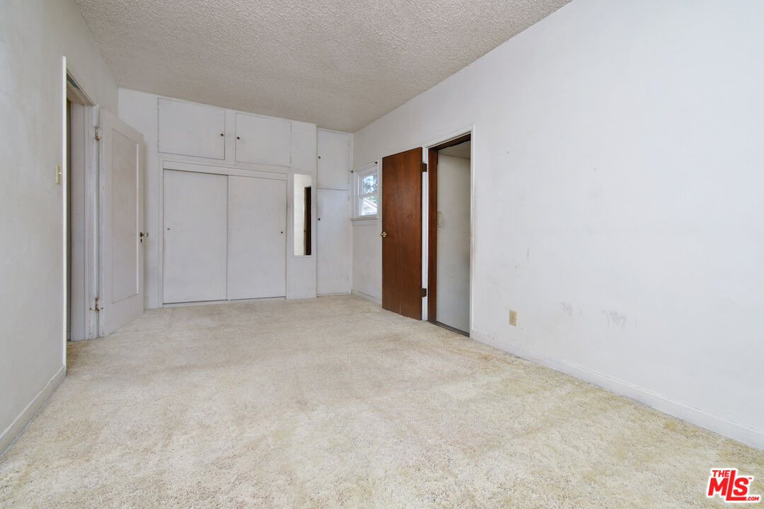916 N Clybourn Ave