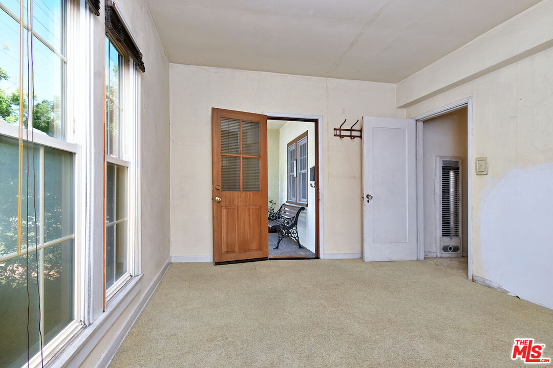 916 N Clybourn Ave