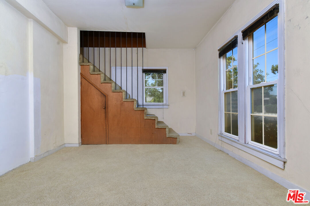 916 N Clybourn Ave