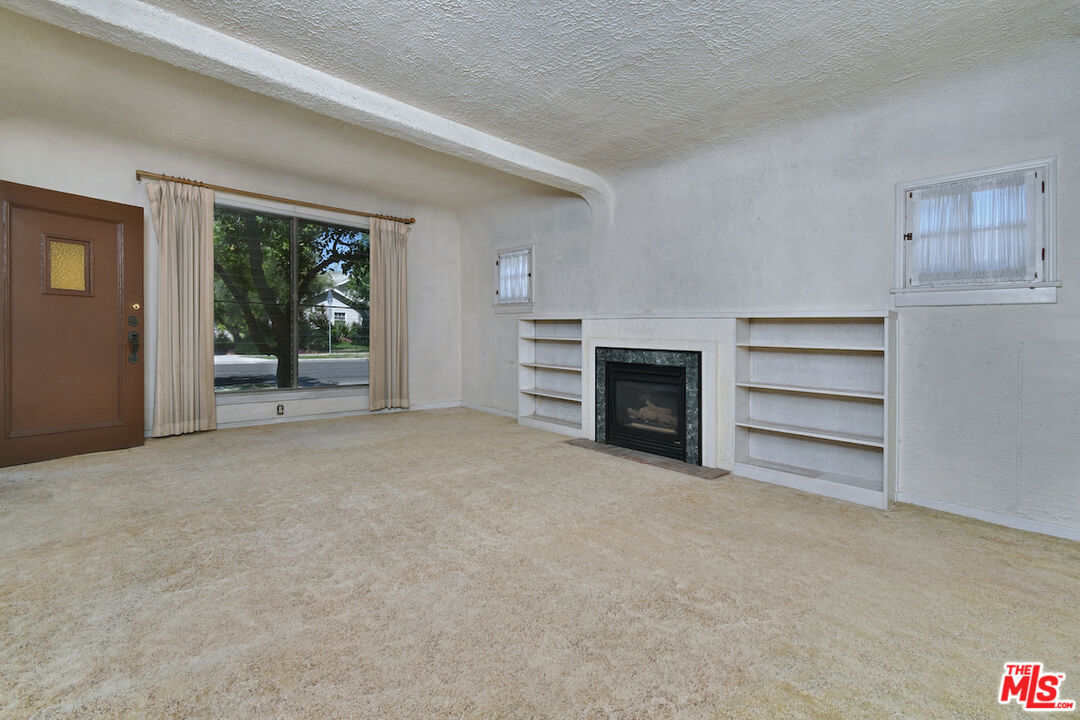916 N Clybourn Ave