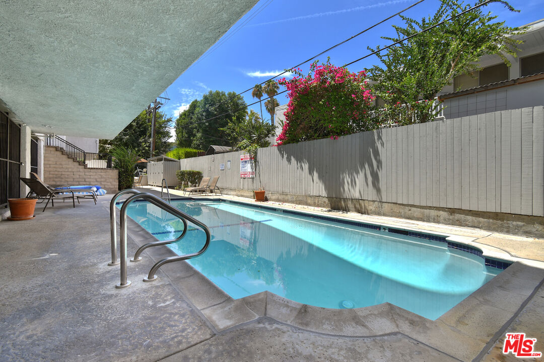 4443 Ventura Canyon Ave Unit: 304