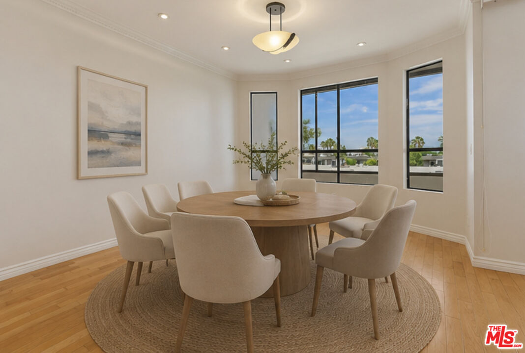 4443 Ventura Canyon Ave Unit: 304