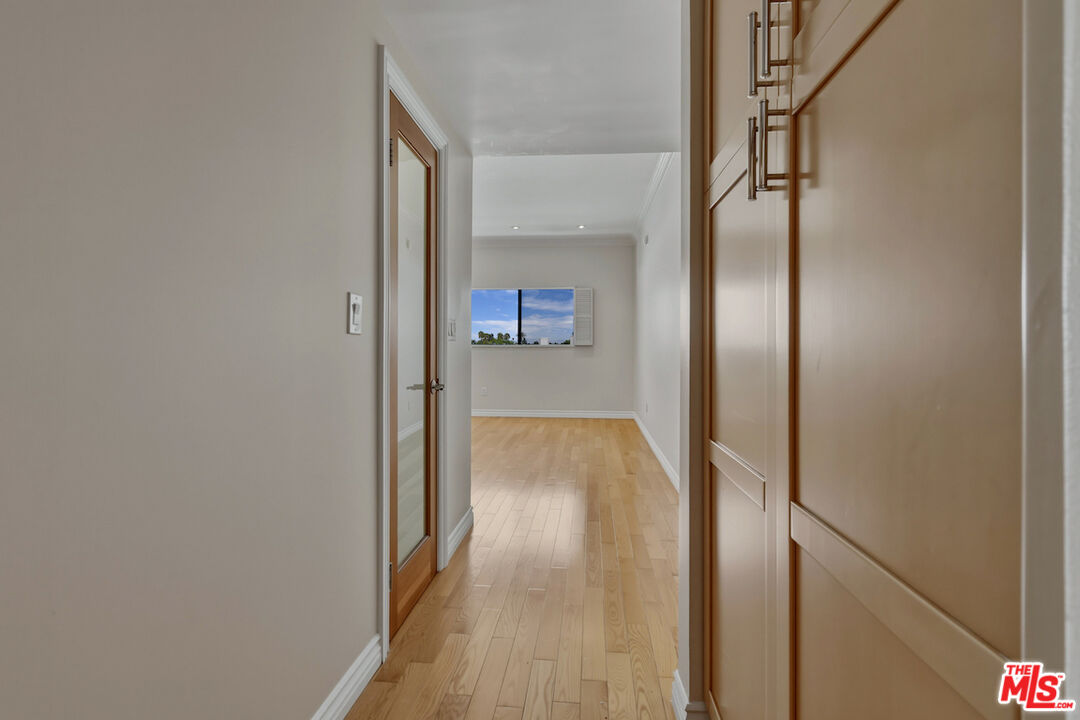 4443 Ventura Canyon Ave Unit: 304