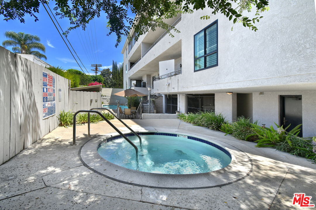 4443 Ventura Canyon Ave Unit: 304