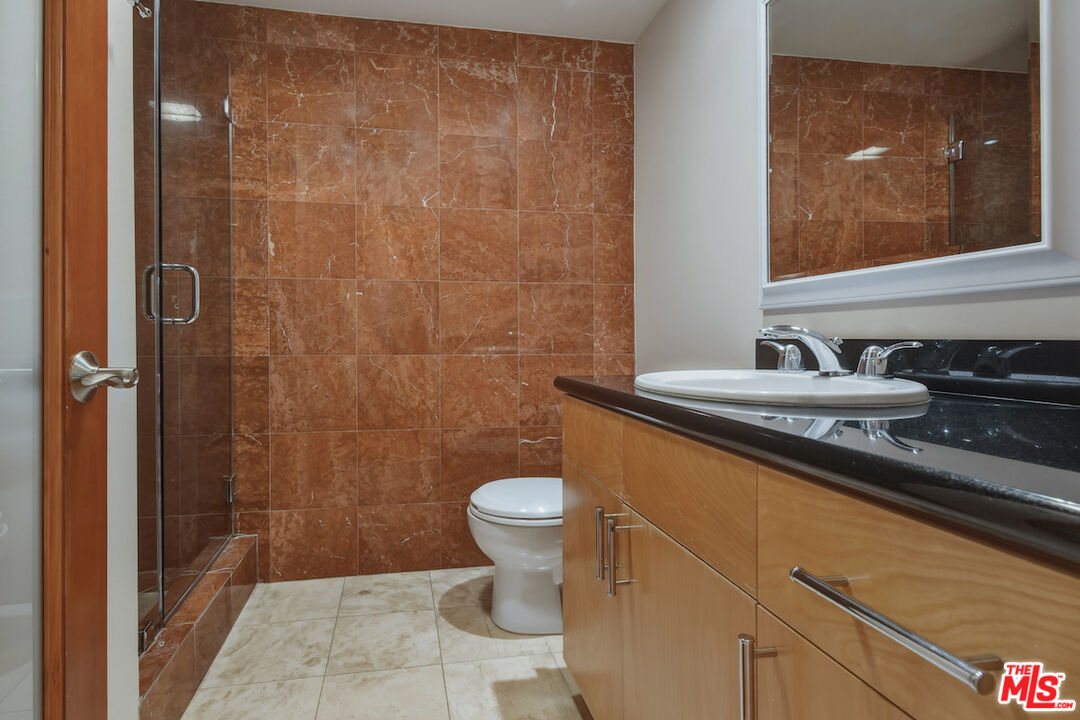 4443 Ventura Canyon Ave Unit: 304