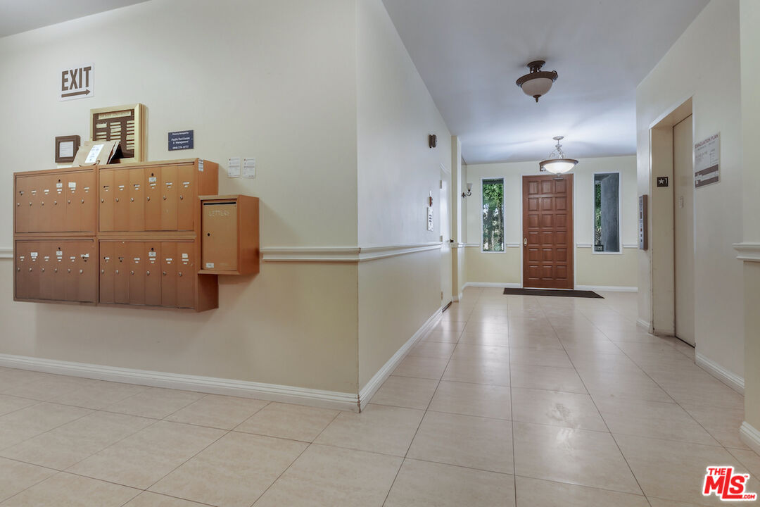 4443 Ventura Canyon Ave Unit: 304