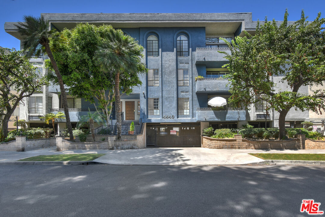 4443 Ventura Canyon Ave Unit: 304