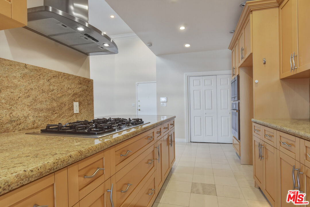 4443 Ventura Canyon Ave Unit: 304