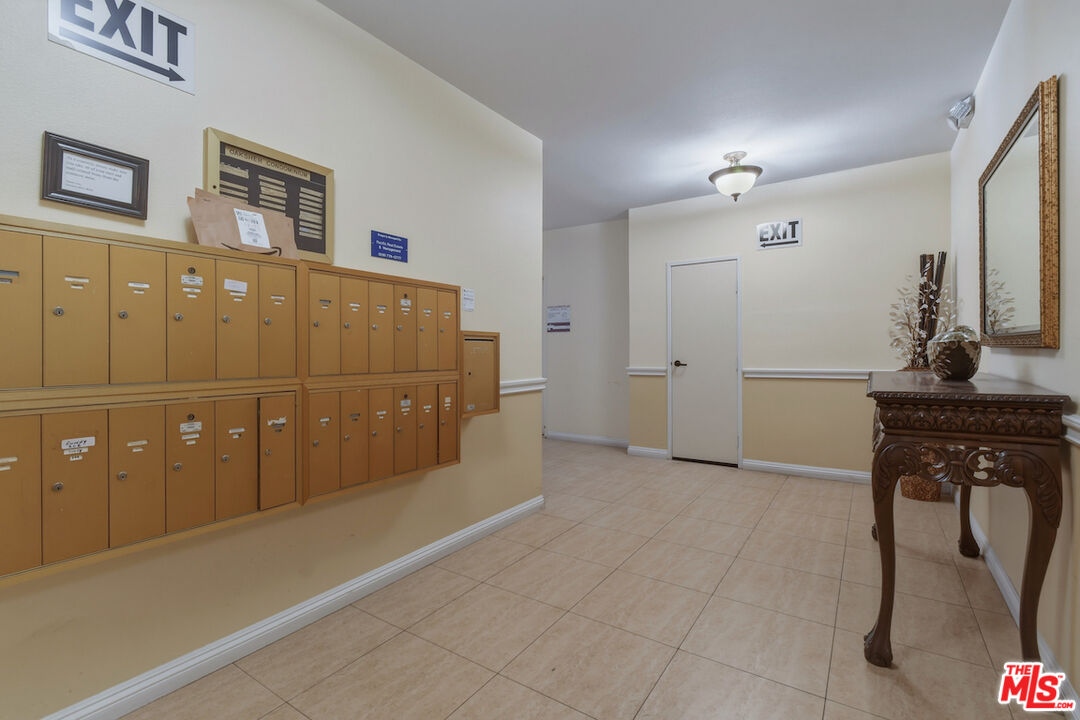 4443 Ventura Canyon Ave Unit: 304
