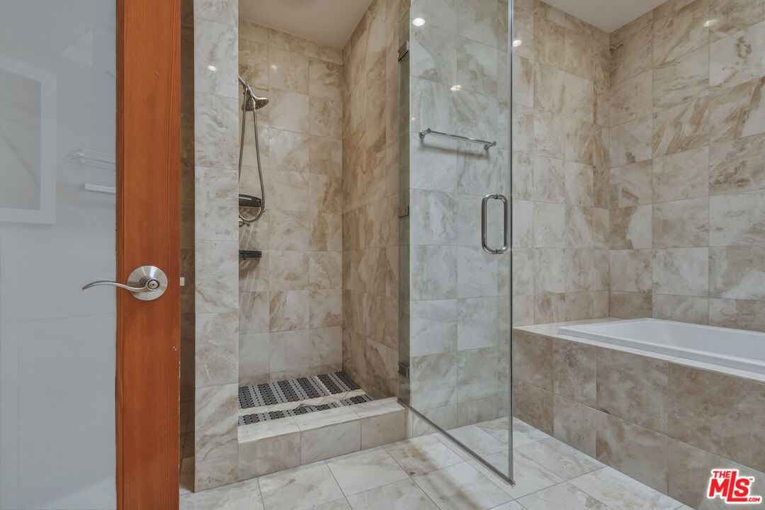 4443 Ventura Canyon Ave Unit: 304