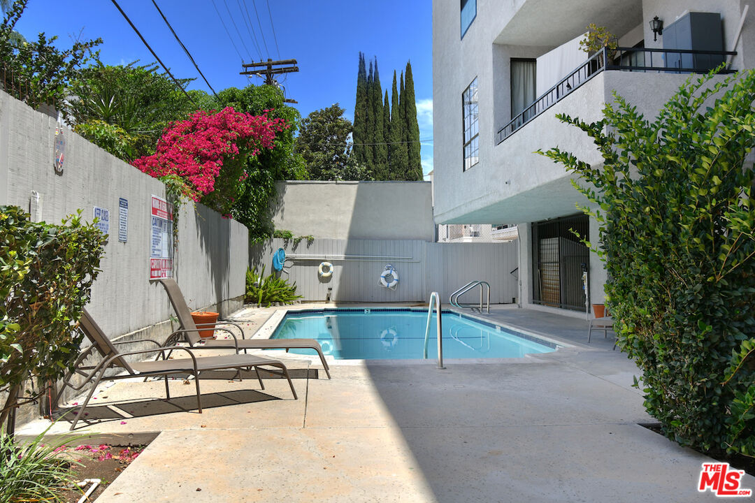 4443 Ventura Canyon Ave Unit: 304