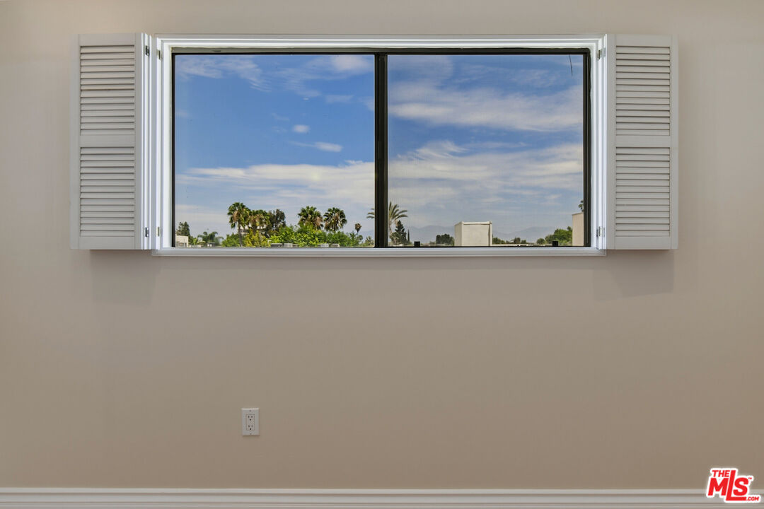 4443 Ventura Canyon Ave Unit: 304