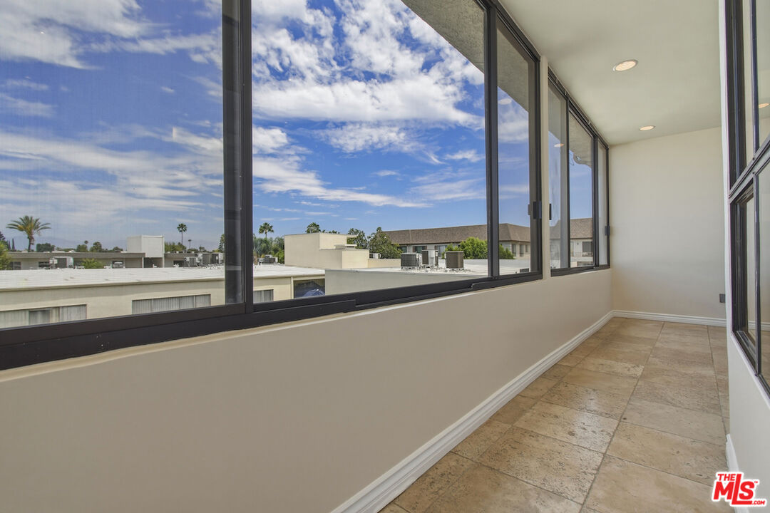4443 Ventura Canyon Ave Unit: 304